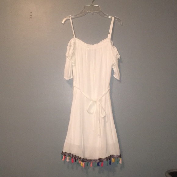 Cinco de Mayo 🎉💃🏽🍹White off the shoulder dress - Picture 1 of 1